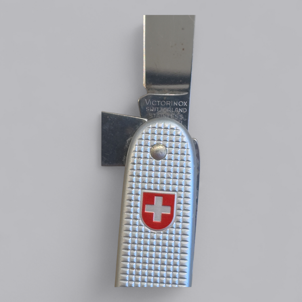 Schweizer Präzision für die Hosentasche: Victorinox Alox Pioneer