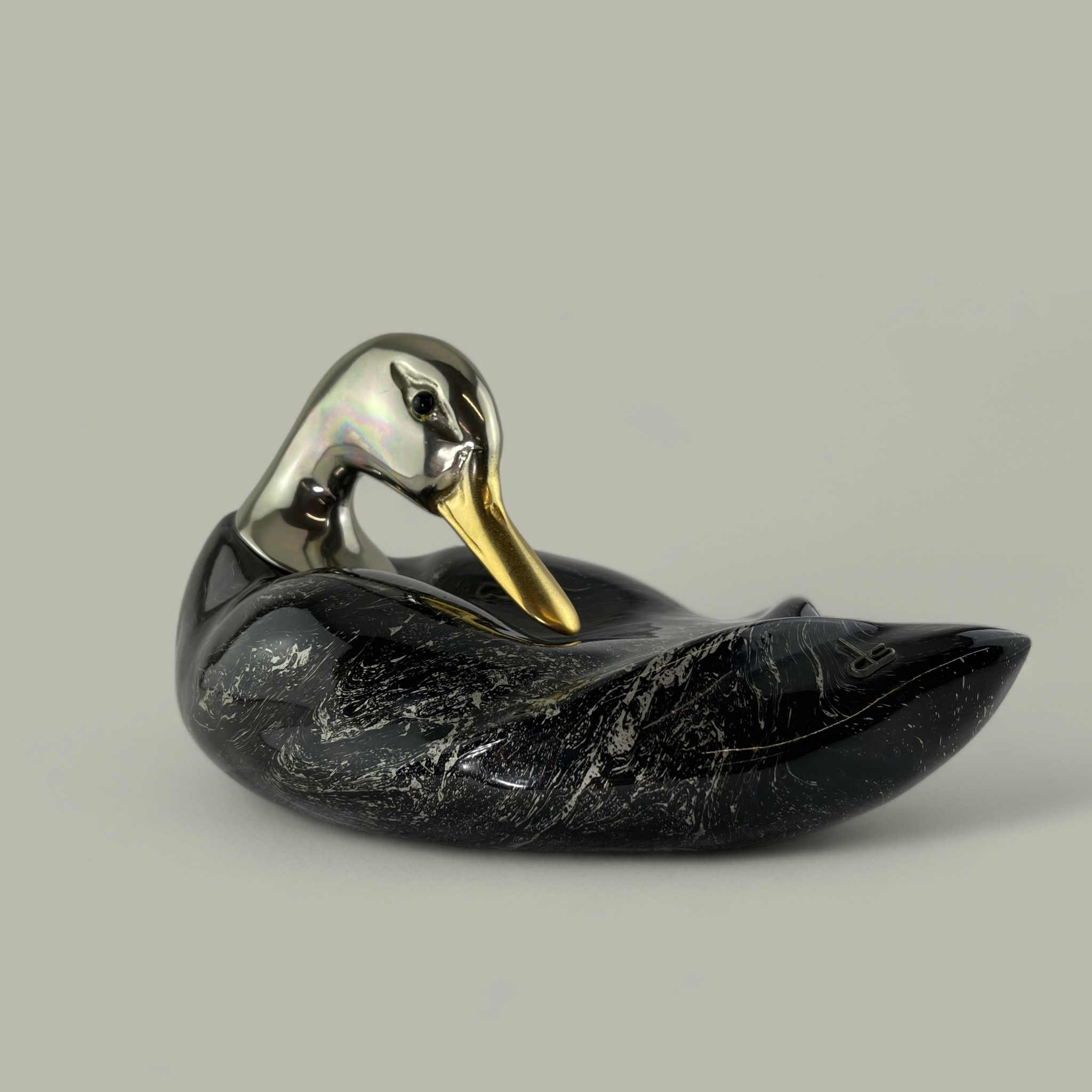 Skulptur Ente – Schwarz-Weiss Dekor