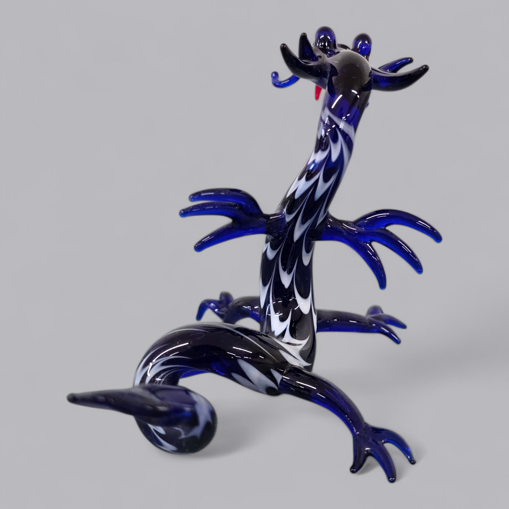 Mystischer Glasdrache in Handarbeit