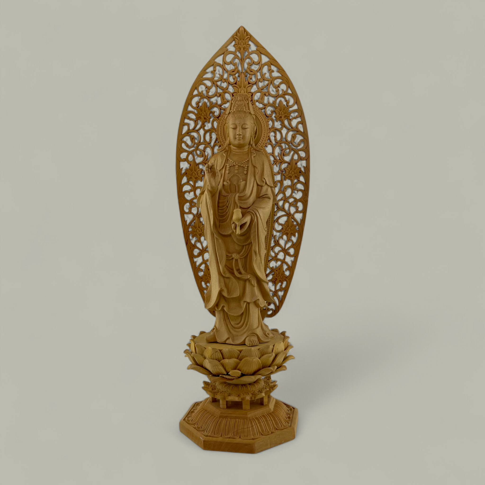 Anmutige Guanyin Holzskulptur auf Lotusthron – Meisterhafte Schnitzkunst