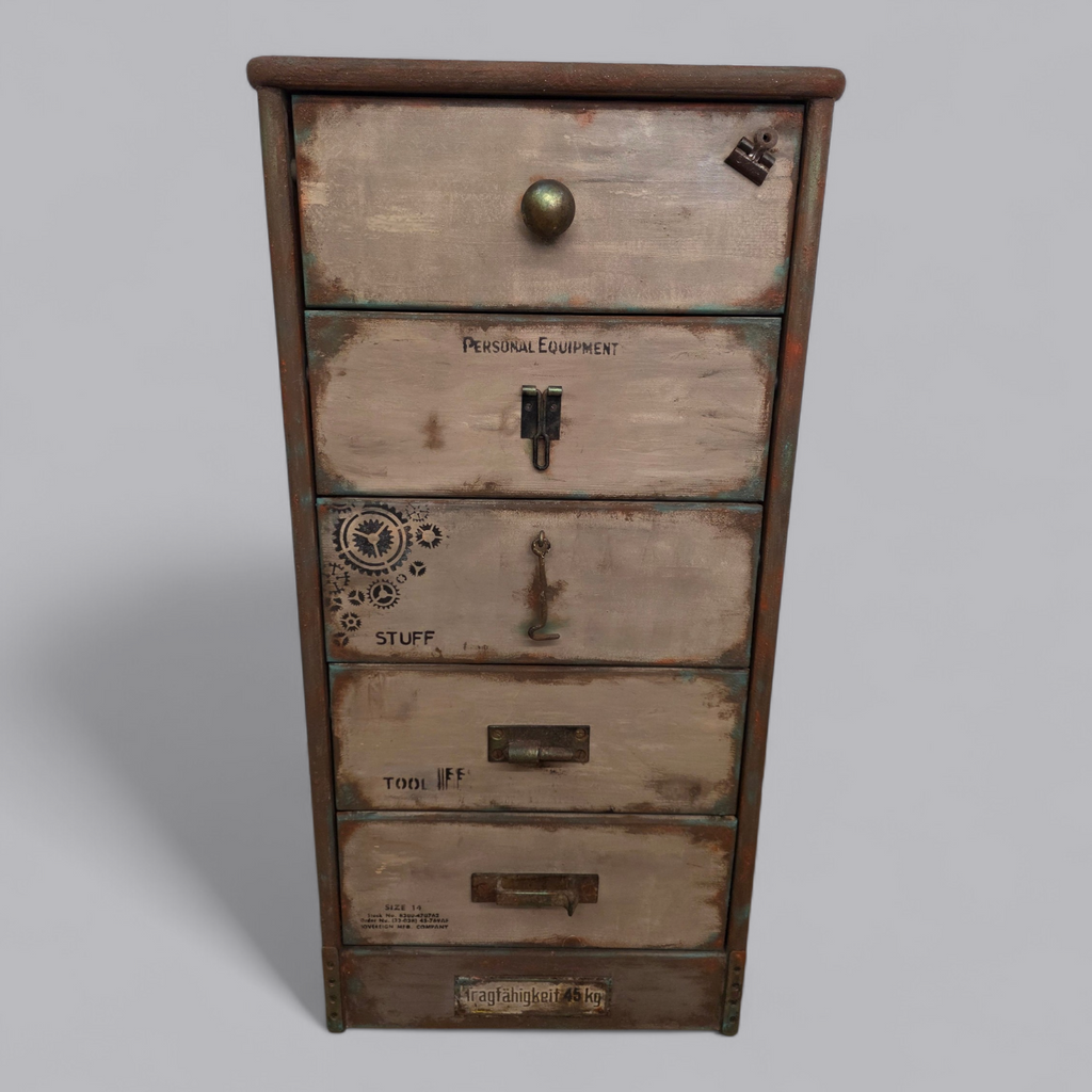 Upcycling-Kommode im Industrial Vintage Look
