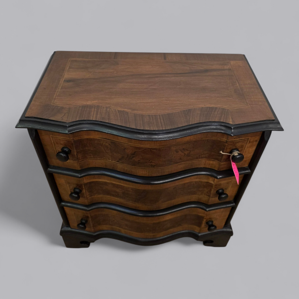 Upcycling Klassische Kommode mit modernem Twist