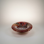 Künstlerische Glasschale mit flammendem Farbdesign