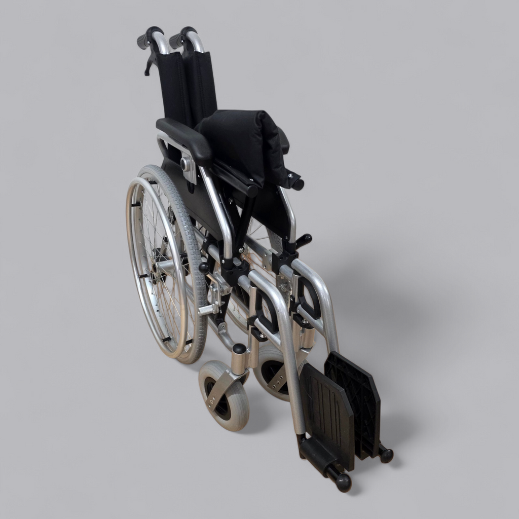 Mobicare Standard-Rollstuhl in neuwertigem Zustand