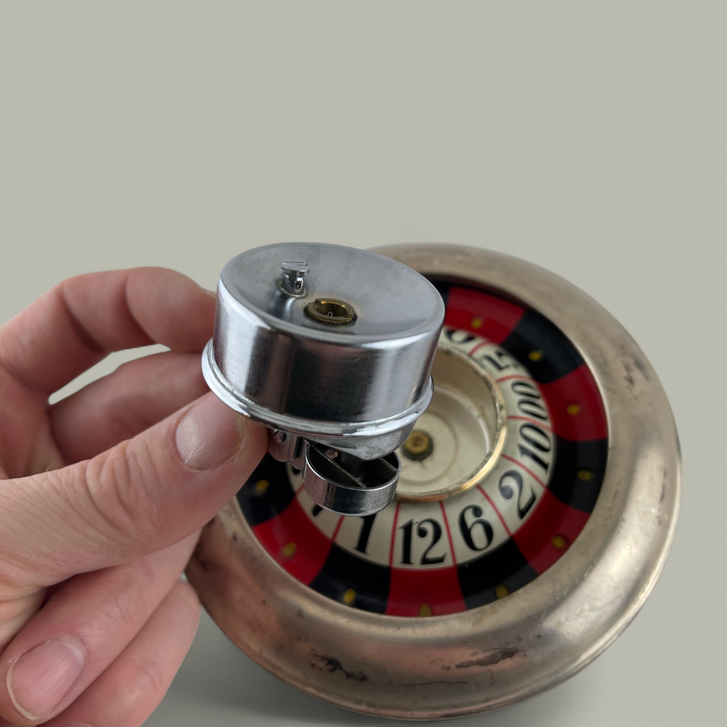 Vintage Roulette-Tischfeuerzeug der Marke Monte Carlo