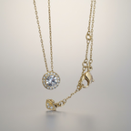 Funkelnde Swarovski Halskette mit Solitär-Anhänger