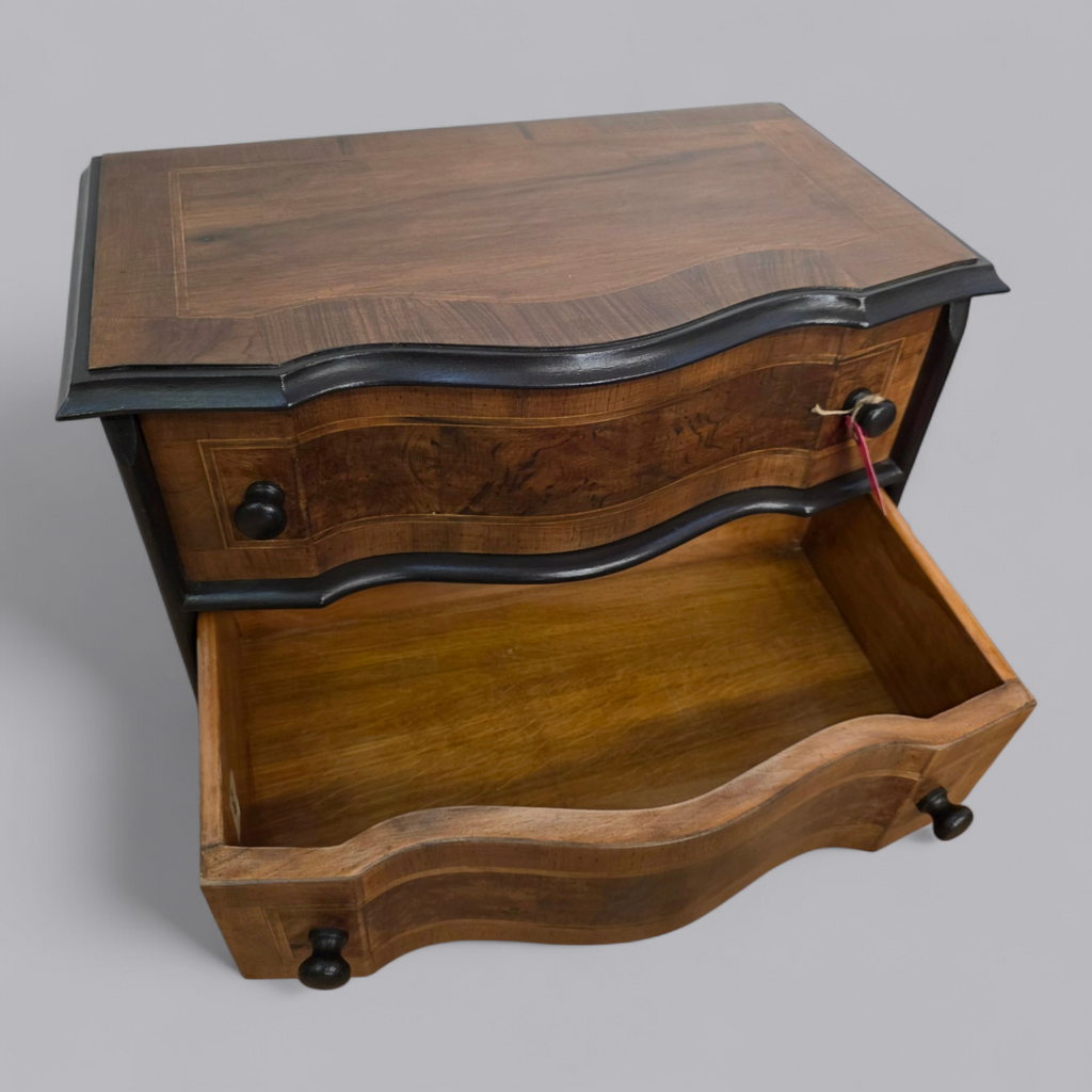 Upcycling Klassische Kommode mit modernem Twist