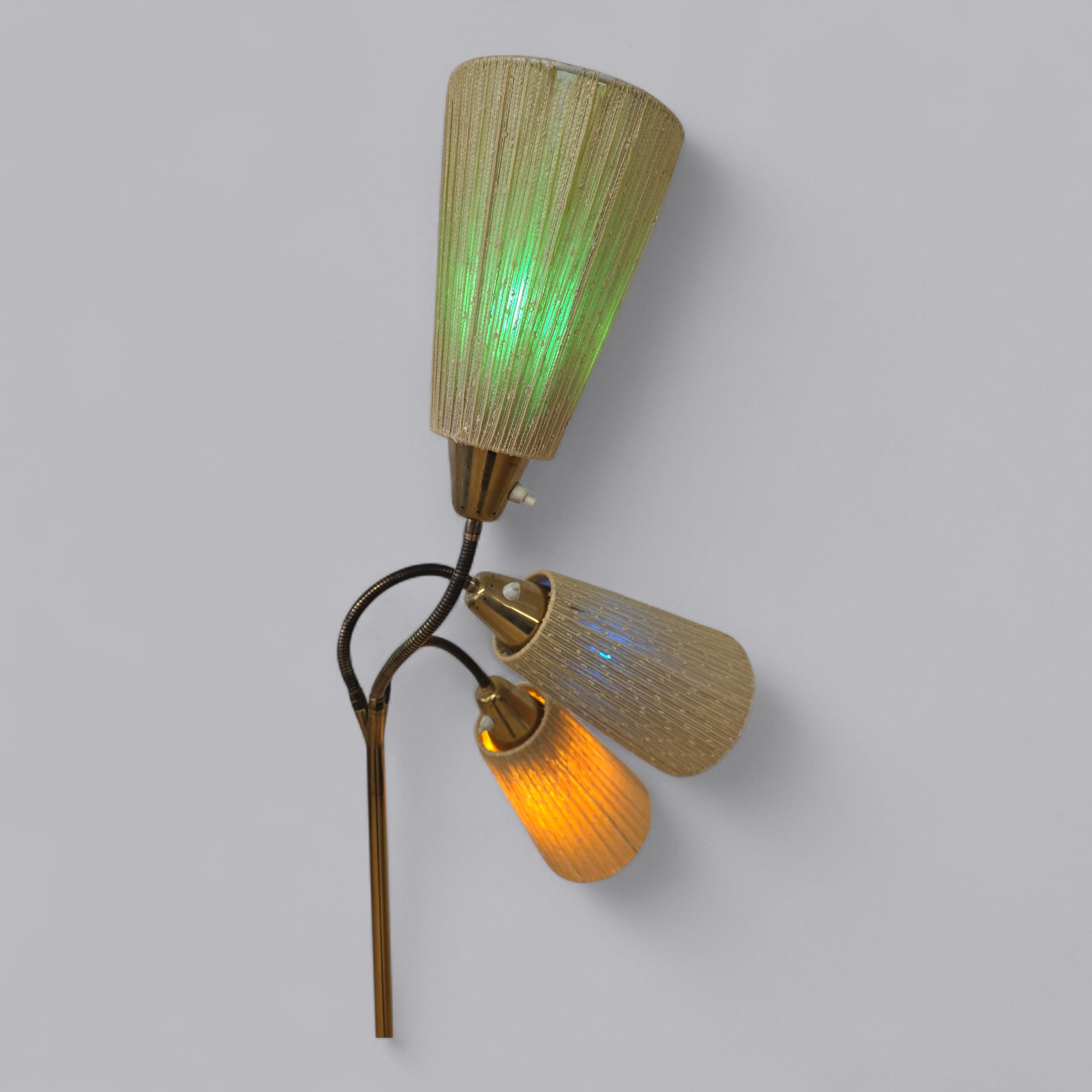 Vintage Stehlampe mit Messinggestell – Klassisches Design